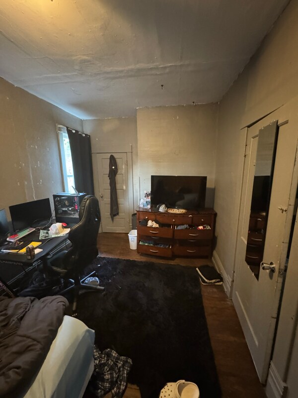 Primary Photo - 423 Dodge St