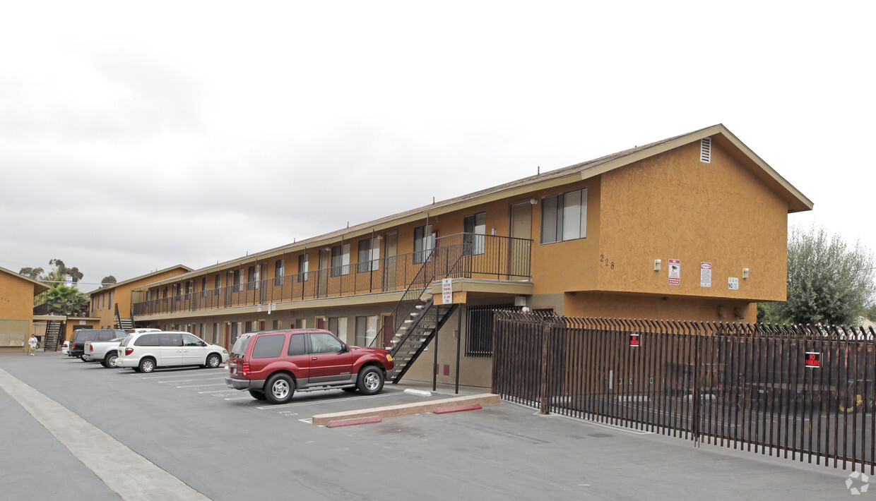 Primary Photo - Sycamore Terrace Apartments