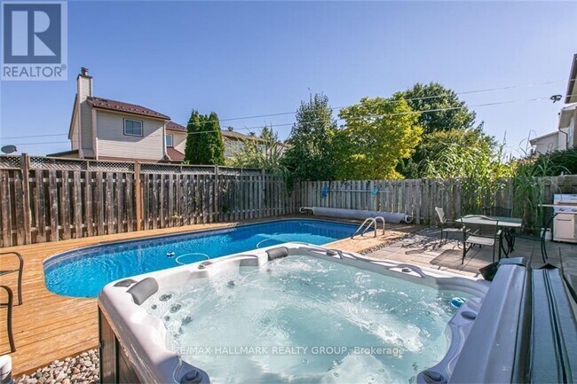 Photo du bâtiment - 1488 Meadowbrook Rd