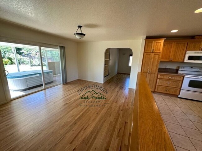 Foto del edificio - 1060 Randall St