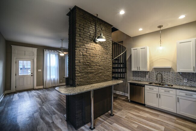 Photo - 625 Barret Ave House