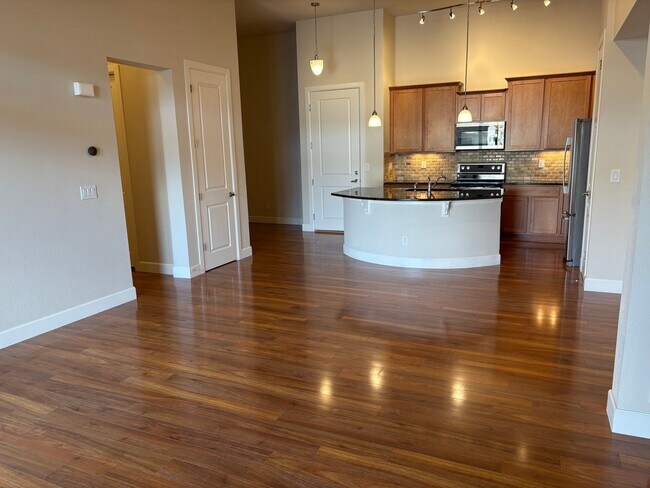Foto del edificio - 301 Inverness Way S