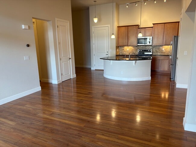 Building Photo - 301 Inverness Way S