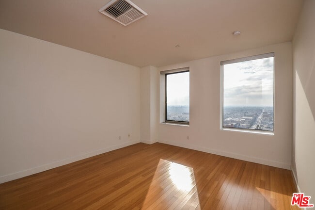 Building Photo - 3810 Wilshire Blvd