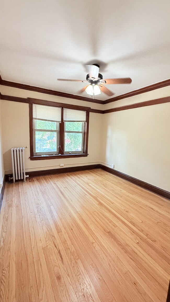 Foto del edificio - 4453 W Dickens Ave