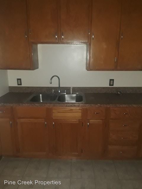 Building Photo - 2 br, 1 bath Apartment - 18015 Harvard Ave