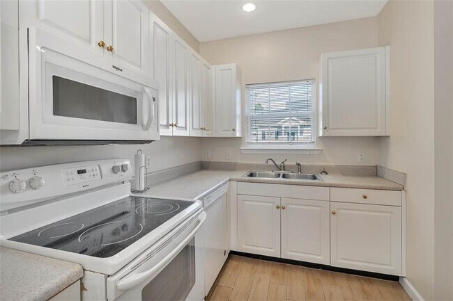 Foto del edificio - 346 Moss Creek Ln