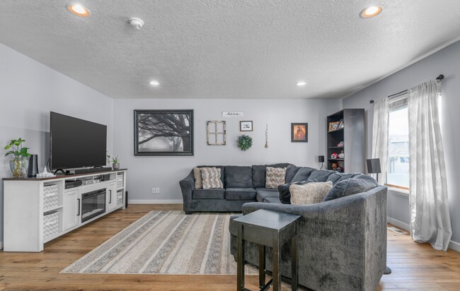 Foto del edificio - Beautiful 5-Bedroom Home in Lehi