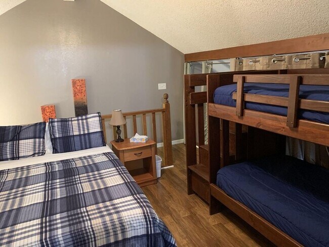 Foto del edificio - Recently Renovated Furnished 2 Bedroom 2 Bath Apartment in Branson MO