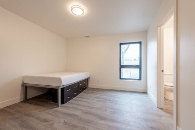 Building Photo - 911 S Main-301BED1