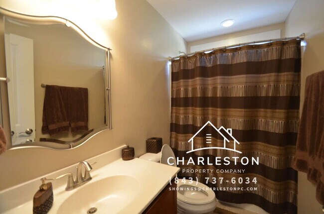 Foto del edificio - 1811 Luna Ct