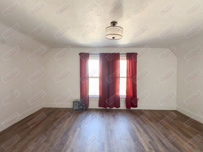 Foto del edificio - 500 Carey Ave