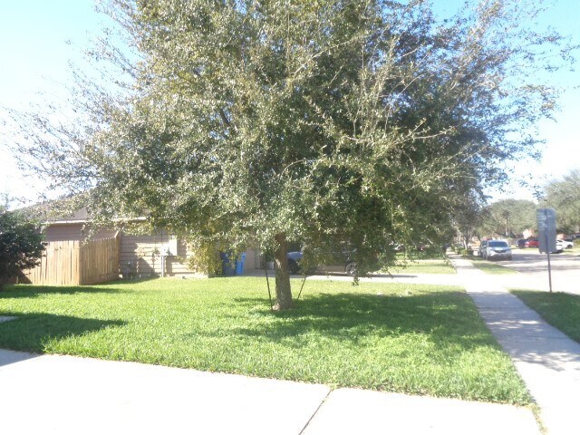 Foto del edificio - 2031 Treasure Mountain Dr