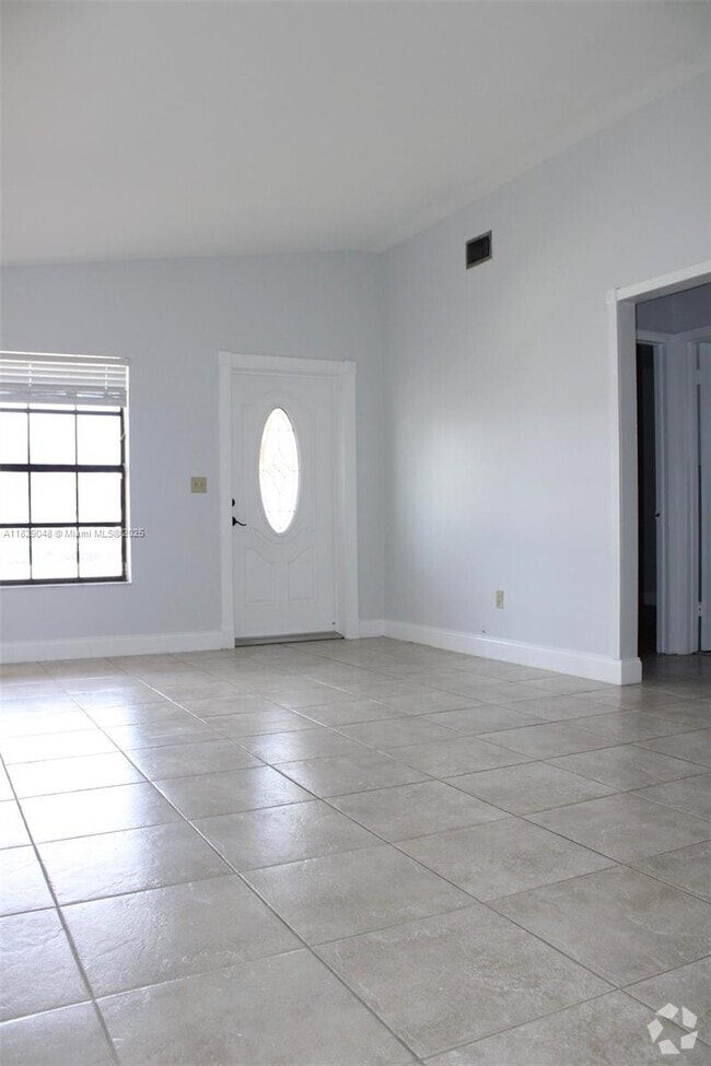 Building Photo - 2728 W 74th St