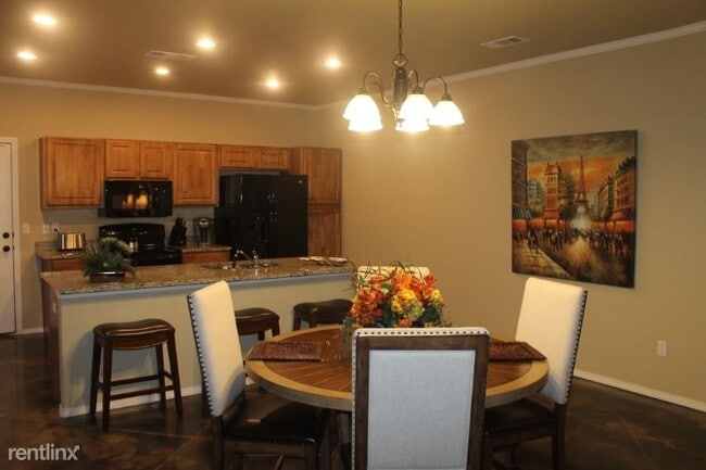 Building Photo - 3 br, 2 bath Townhome - 6329 Nancy Ellen St