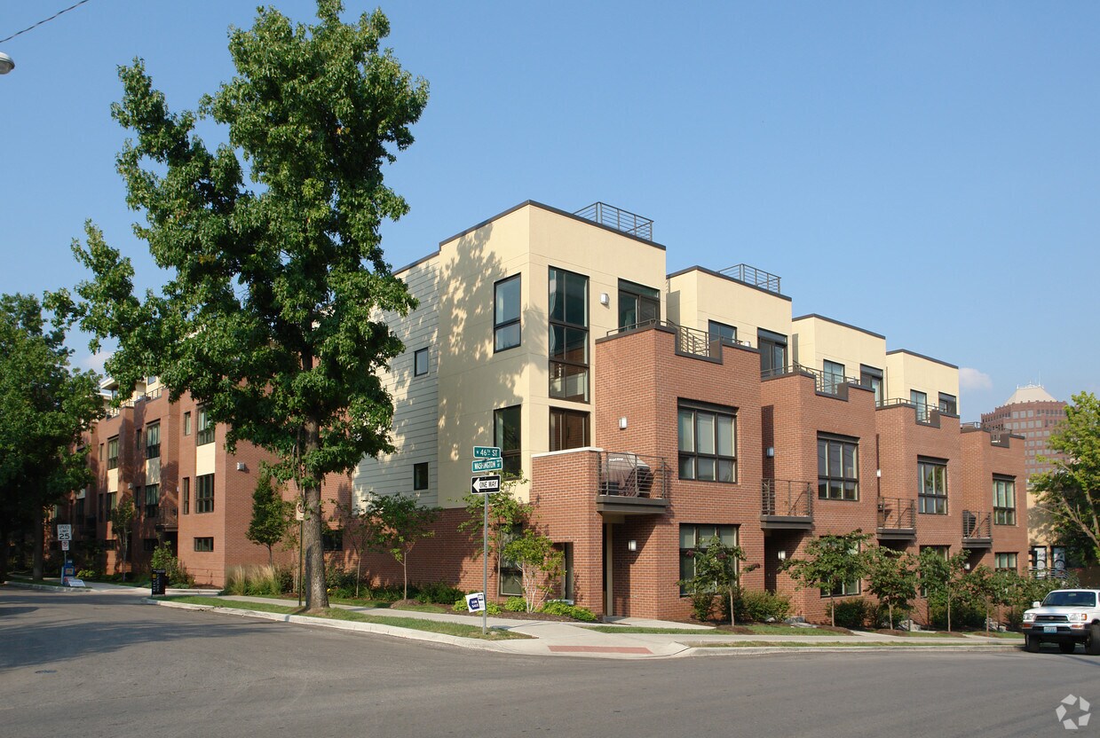 Building Photo - 4537-4563 Washington St