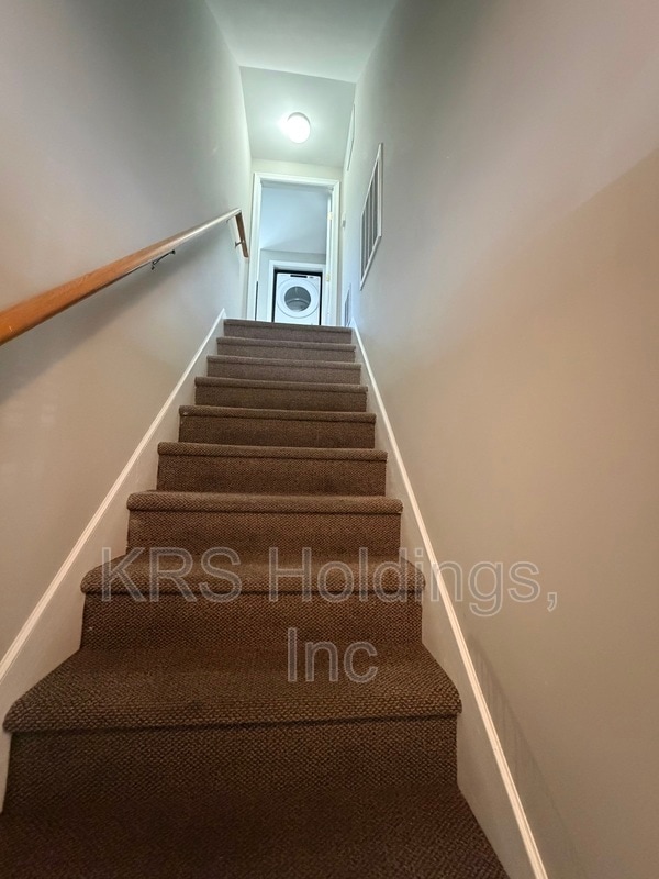 Foto del edificio - 1229 Wood Rd