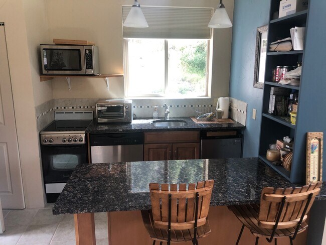 Building Photo - 2047 Alliance Dr