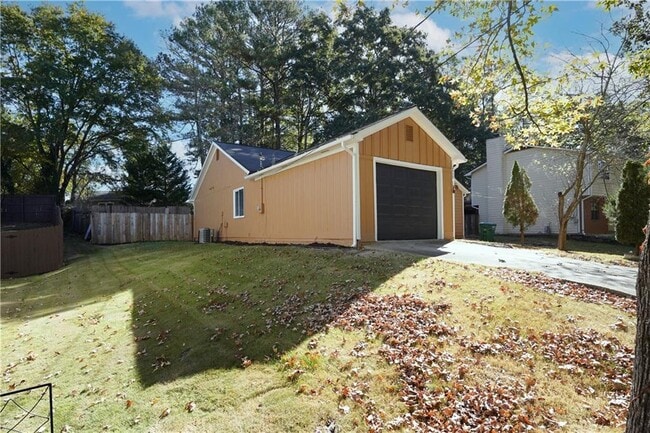 Building Photo - 2455 Landington Way NW