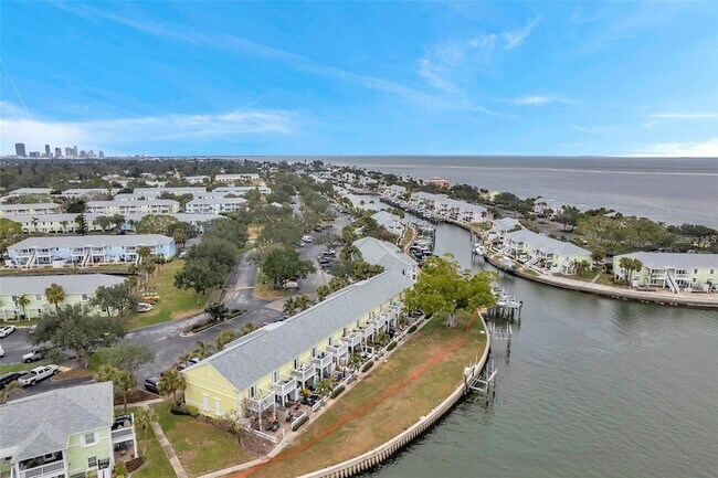 Building Photo - 5258 Beach Dr SE