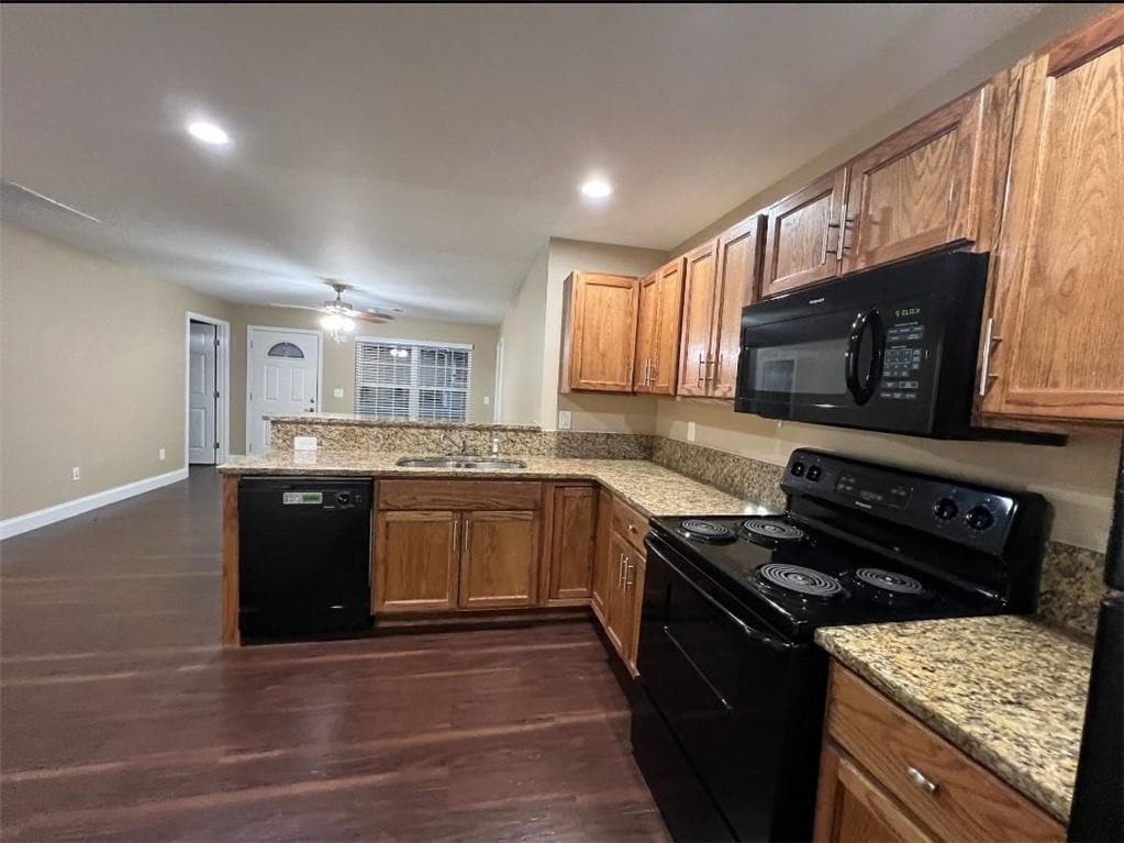 Building Photo - 255 La Vista Dr