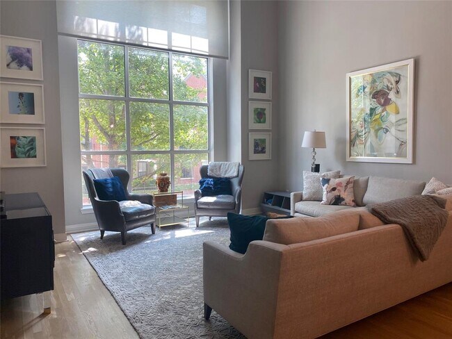 Foto del edificio - 2225 Canton St