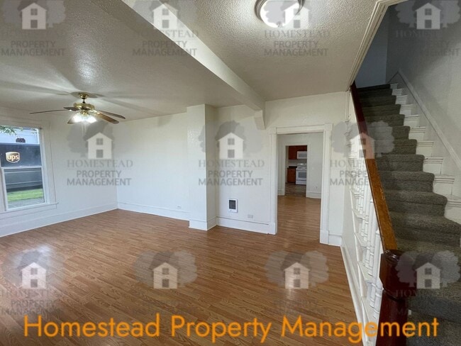Building Photo - 321