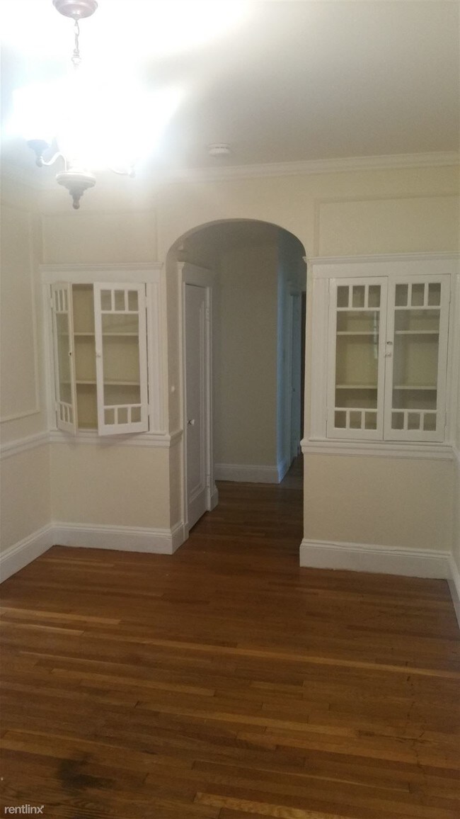 Building Photo - 23 Tennis Rd