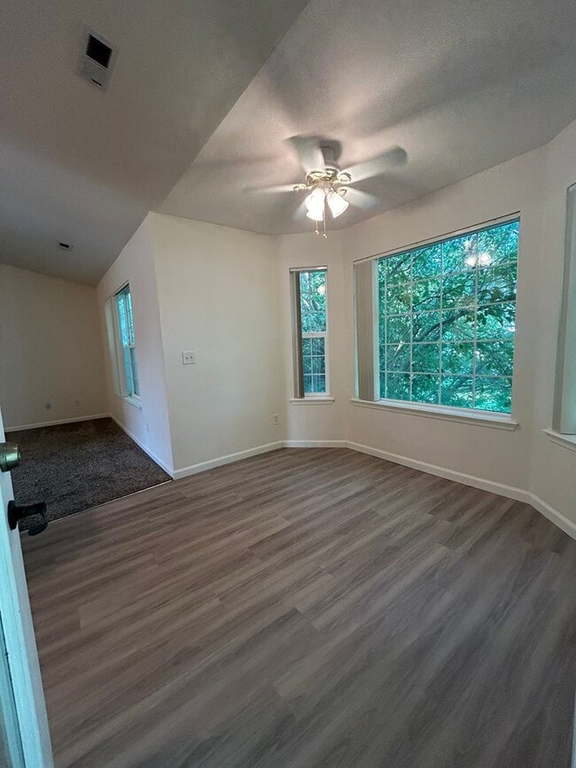 Building Photo - 10054 W Garverdale Ln