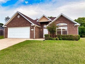 Building Photo - 1284 N Cannondale Dr