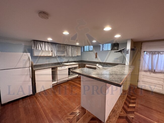 Building Photo - One-Bedroom Basement Apartment on Grand