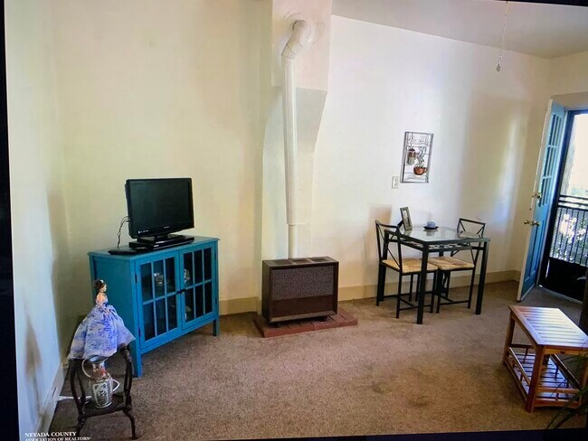 Sala de estar - 429 South Auburn