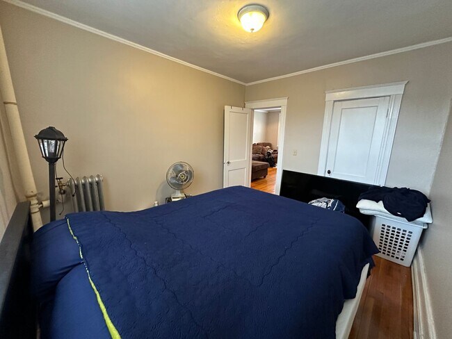 Building Photo - Spacious 1 bed - On Site Laundry - Close to Whole Foods, CVS