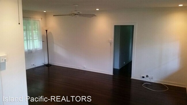 Building Photo - 2 br, 1 bath House - 2977 Manoa Rd