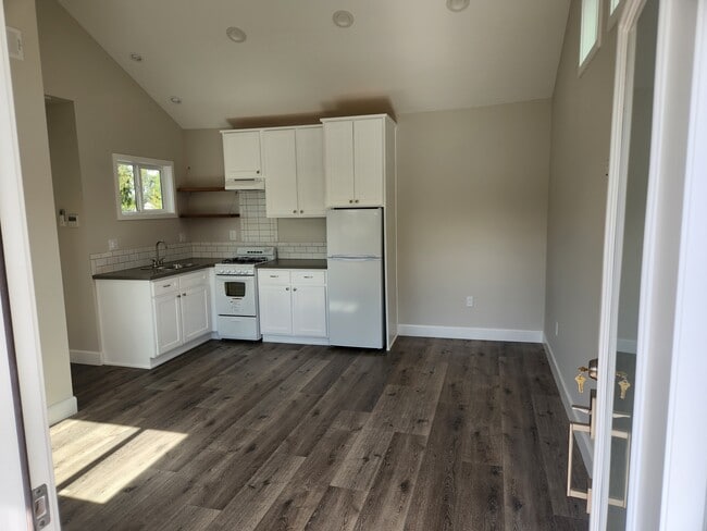 Building Photo - 4546 Wortser Ave