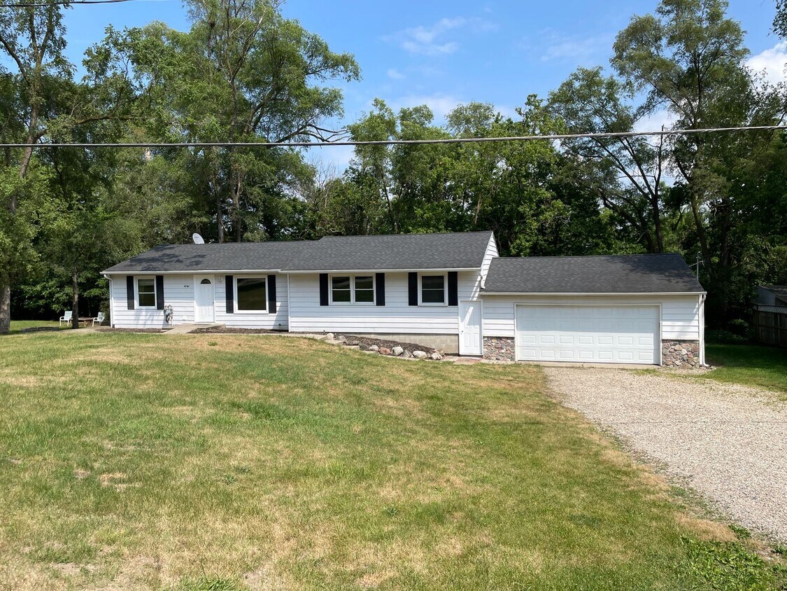 Primary Photo - Charming 3-Bedroom Ranch Home in Comstock ...