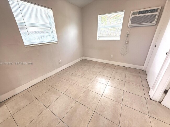 Building Photo - 209 SW 14th St