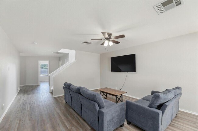 Foto del edificio - 113 Matthew Dr