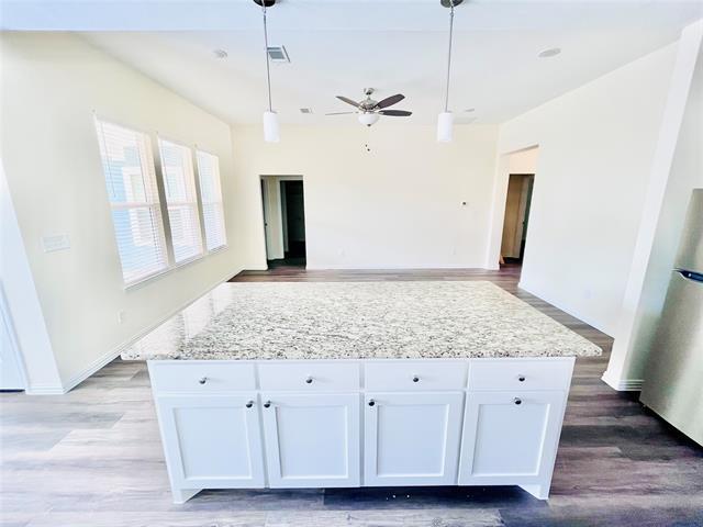 Building Photo - 2101 Bluebonnet Ave