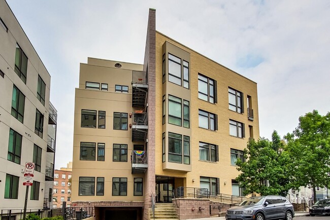 Building Photo - Gorgeous 2 bedroom 2 bath condo just steps from Columbia Hgts center $3,550