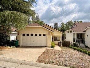 Building Photo - 364 Vistamont Dr
