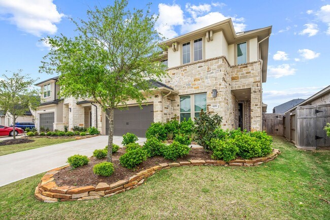 Building Photo - 4106 Sherman Oak Ln