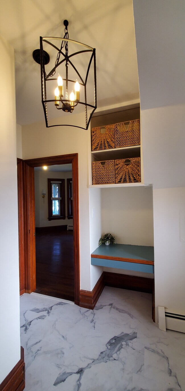 Foto del edificio - 156 S Main St