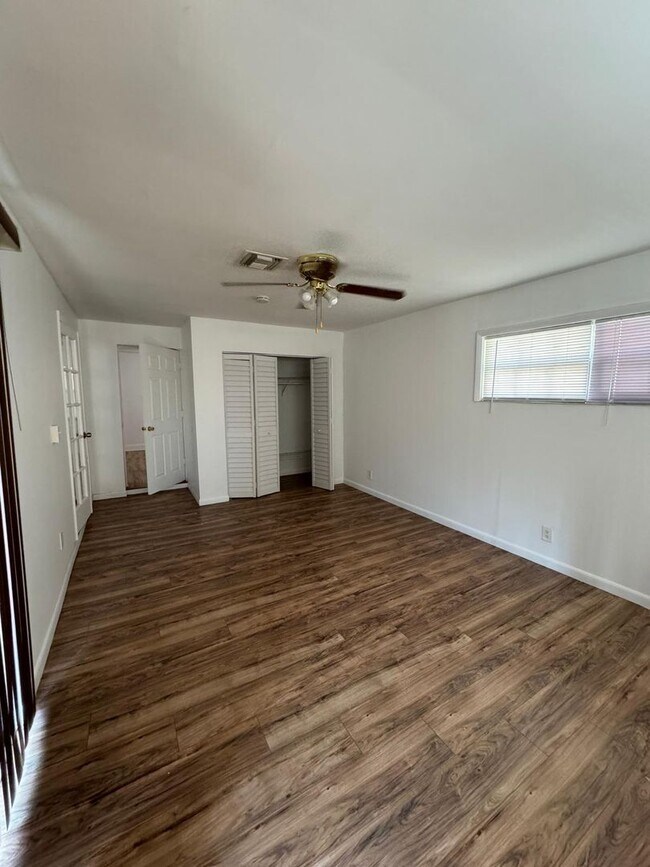 Foto del edificio - Spacious 4BR Home | Private Yard | Great L...