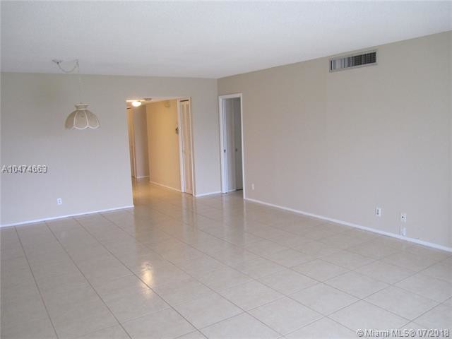 Primary Photo - 2601 S Palm Aire Dr