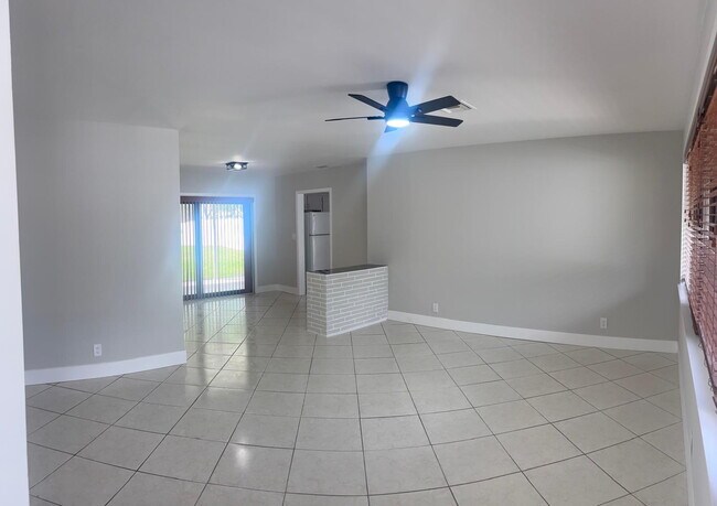 Foto del edificio - 5020 Tyler St