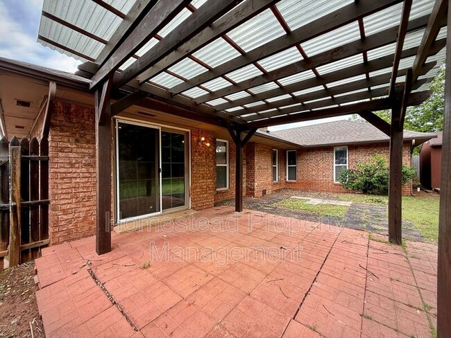 Building Photo - 520 Harding Pl