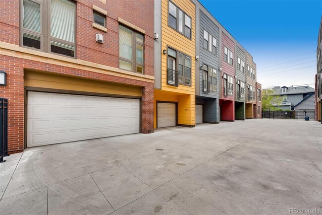 Foto del edificio - Stunning Modern luxury brownstone in Uptown!