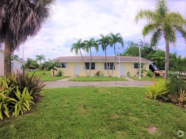 Building Photo - 3781 Roan Ct E