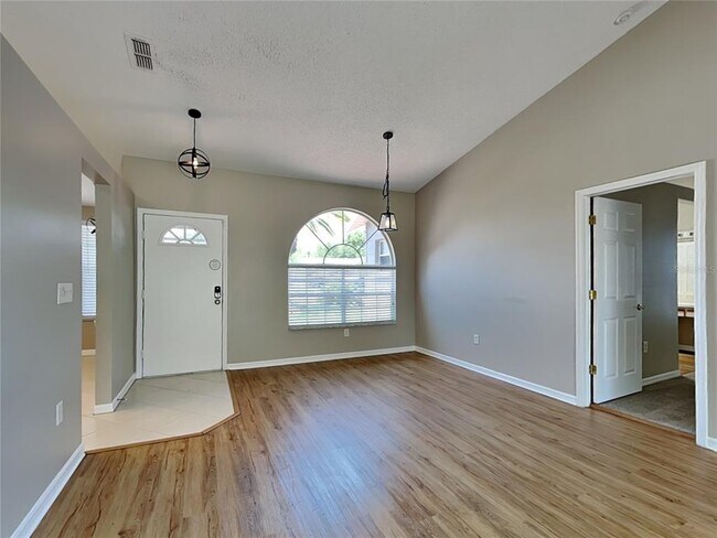 Foto del edificio - 5144 Drury Ct